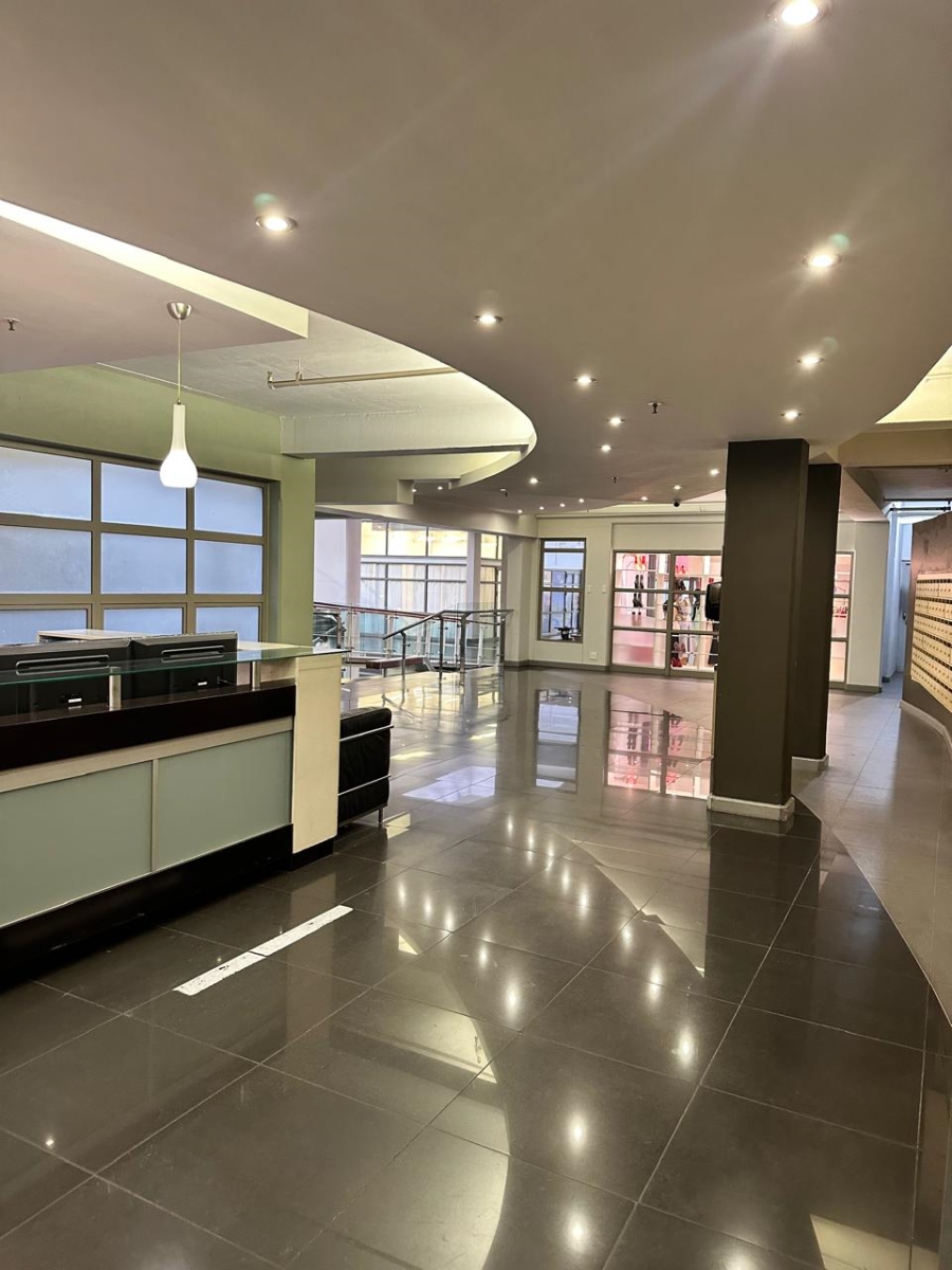 To Let 1 Bedroom Property for Rent in Woodstock Western Cape